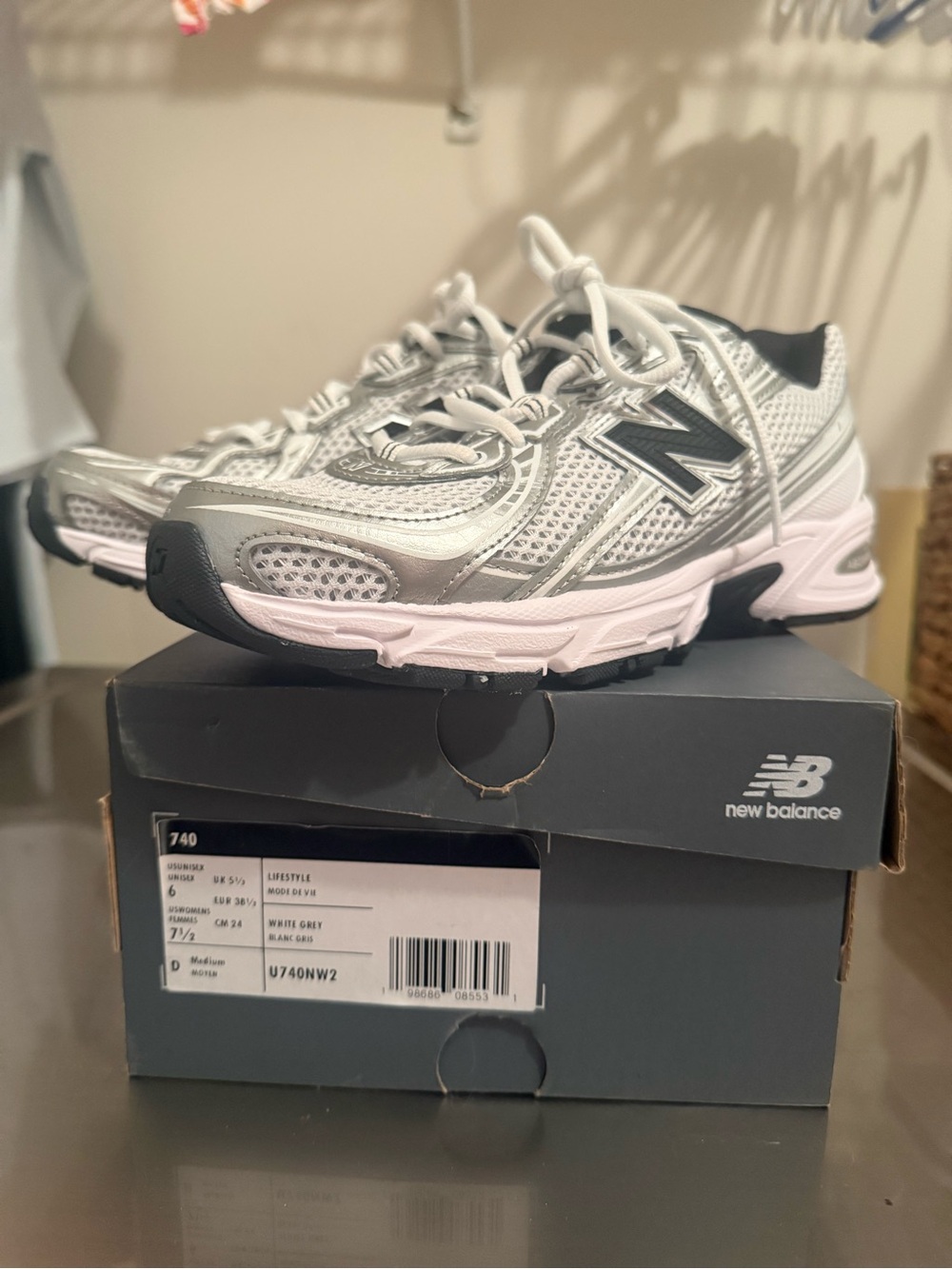 NWB New Balance 740 Sneakers White/Silver Metallic Women’s 7.5 / Men’s 6
